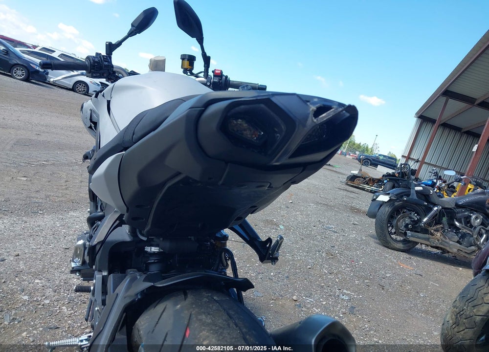 2025 YAMAHA MTN1000 VIN: JYARN79E3SA002026