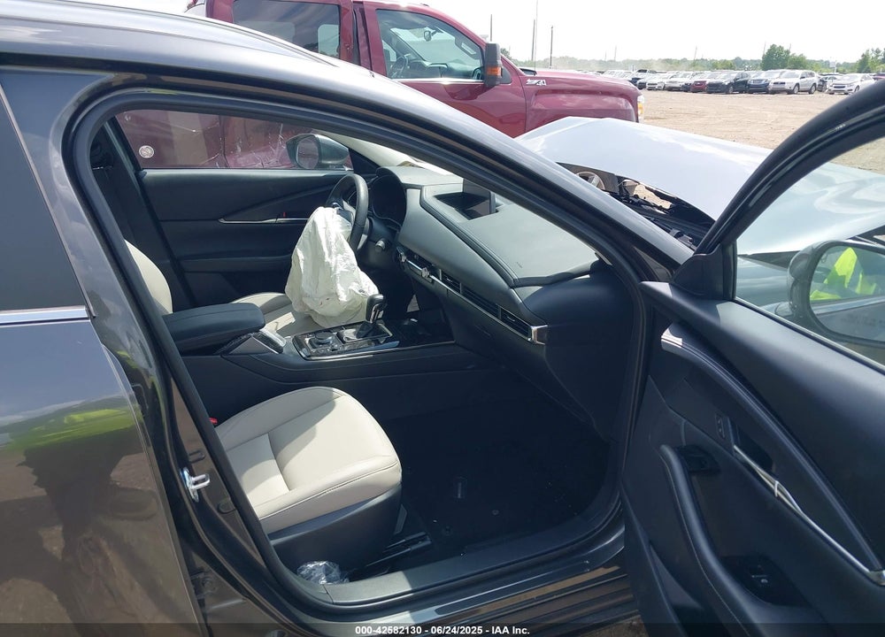 2025 MAZDA CX-30 2.5 S PREFERRED PACKAGE VIN: 3MVDMBCM2SM776872