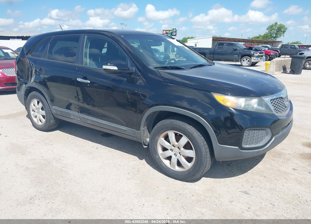 2013 KIA SORENTO LX VIN: 5XYKT3A15DG342830