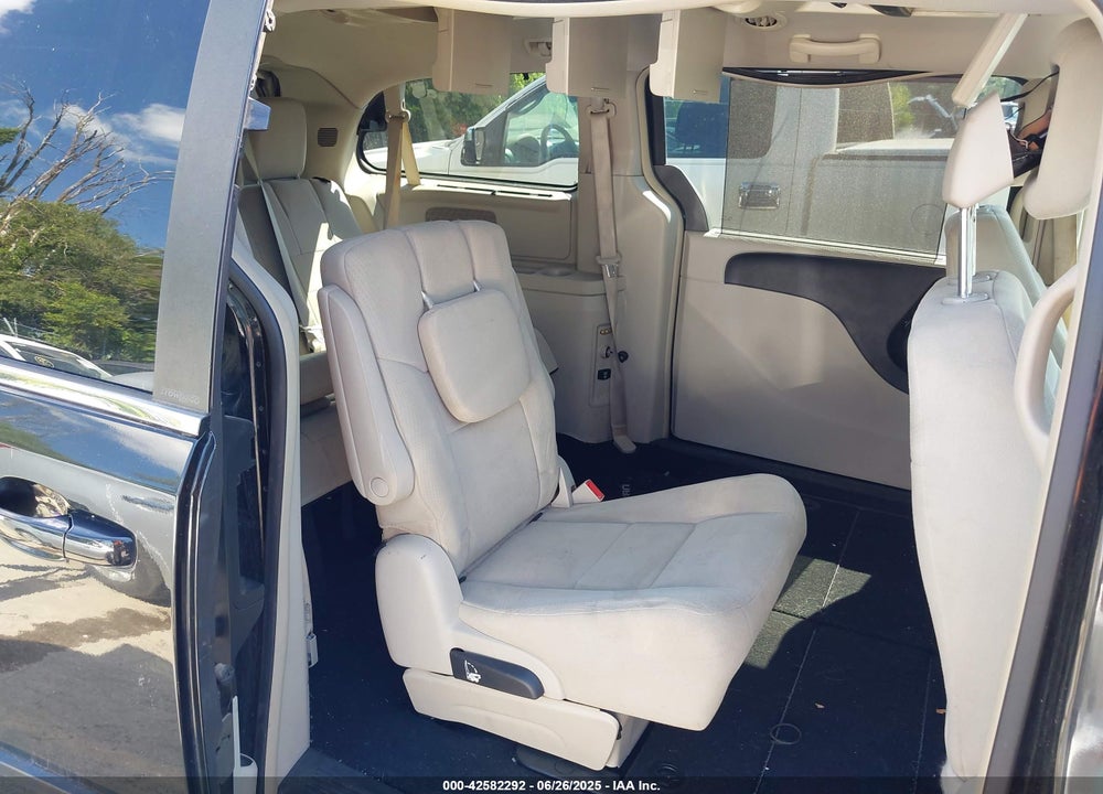 2012 DODGE GRAND CARAVAN CREW VIN: 2C4RDGDG5CR131477