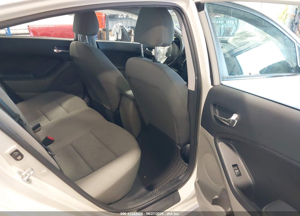 2015 KIA FORTE VIN: KNAFK4A68F5312543