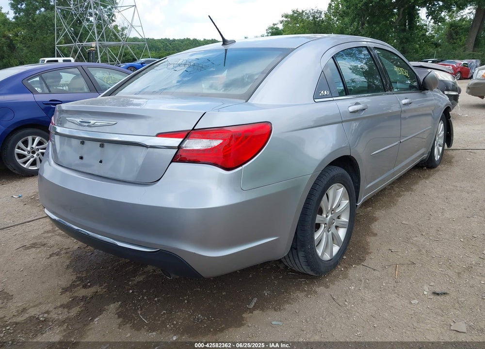2013 CHRYSLER 200 VIN: 1C3CCBBG1DN696374