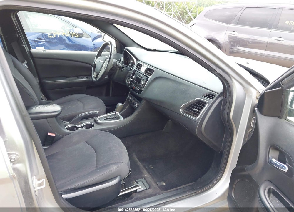 2013 CHRYSLER 200 VIN: 1C3CCBBG1DN696374