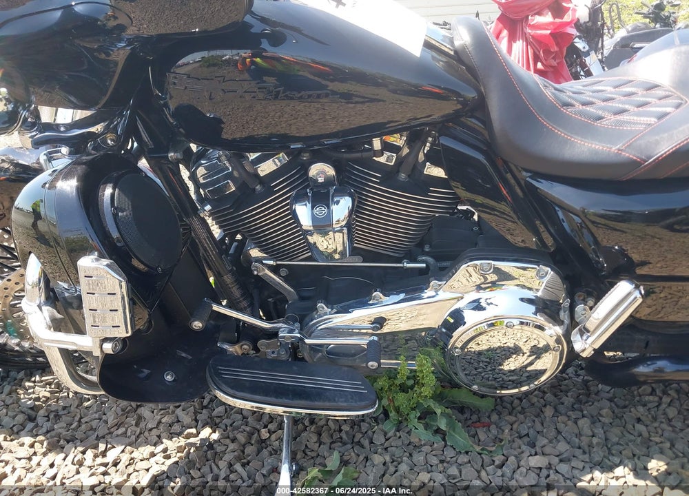 2018 HARLEY-DAVIDSON FLHX STREET GLIDE VIN: 1HD1KBC15JB672557