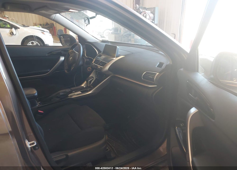 2020 MITSUBISHI ECLIPSE CROSS VIN: JA4AS4AA0LZ030395