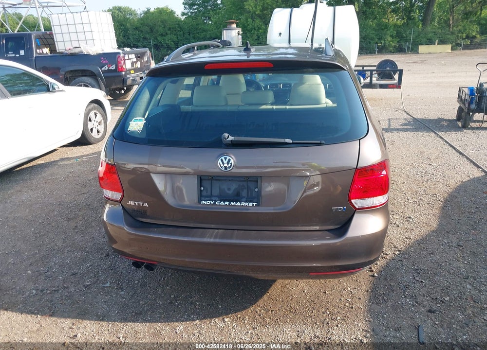 2011 VOLKSWAGEN JETTA VIN: 3VWPL7AJ1BM650071