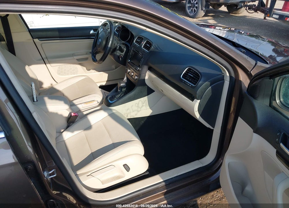 2011 VOLKSWAGEN JETTA VIN: 3VWPL7AJ1BM650071