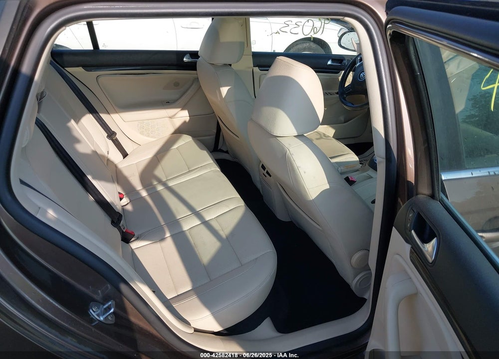2011 VOLKSWAGEN JETTA VIN: 3VWPL7AJ1BM650071