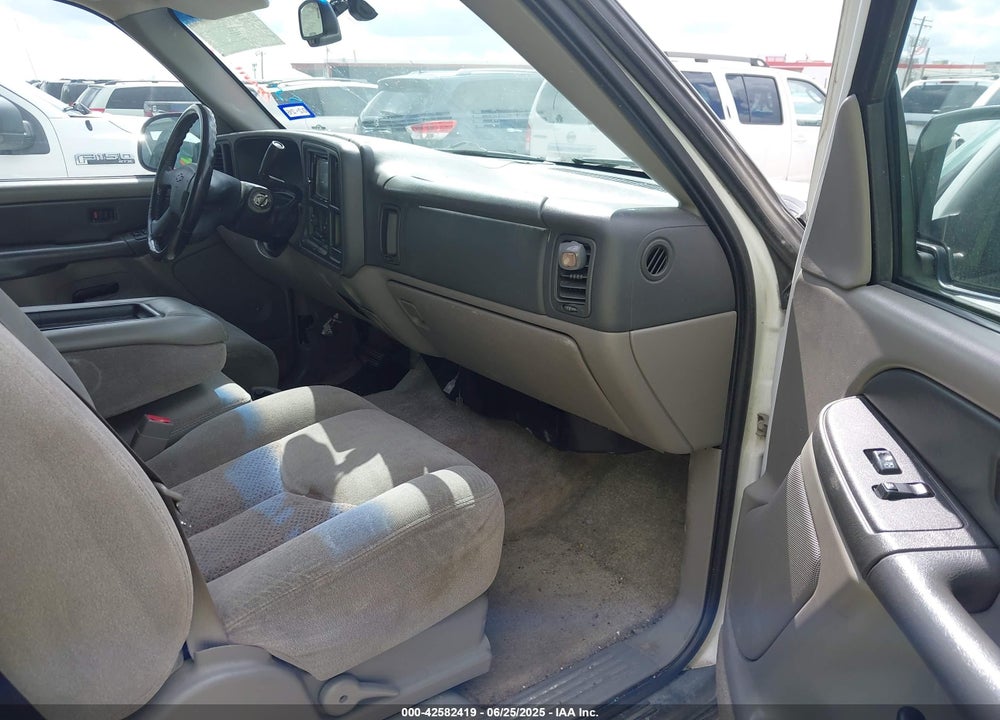 2003 CHEVROLET TAHOE LS VIN: 1GNEC13V73R260171