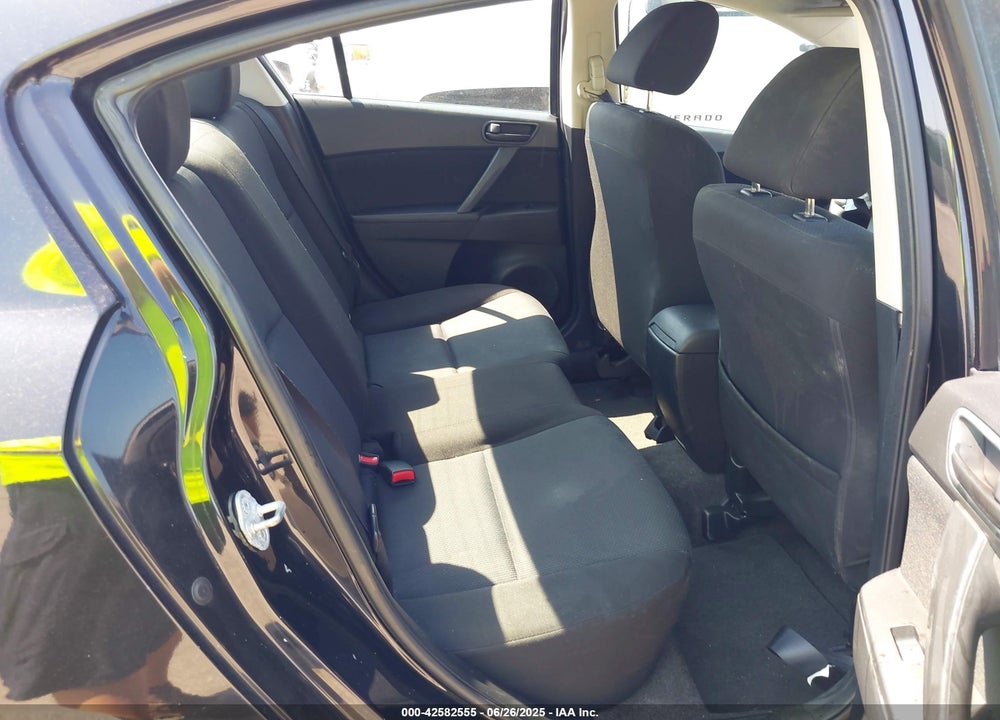 2011 MAZDA 3 VIN: JM1BL1UF7B1456384