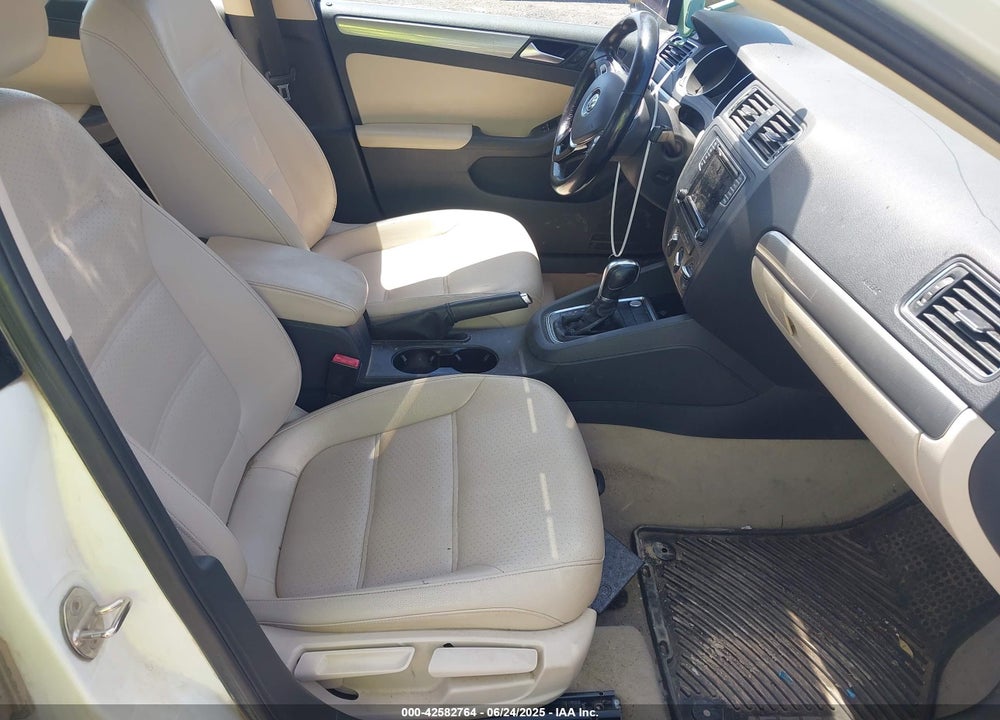 2016 VOLKSWAGEN JETTA VIN: 3VWD67AJ0GM397911