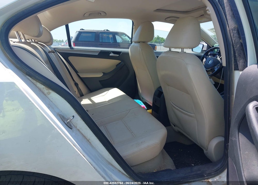 2016 VOLKSWAGEN JETTA VIN: 3VWD67AJ0GM397911