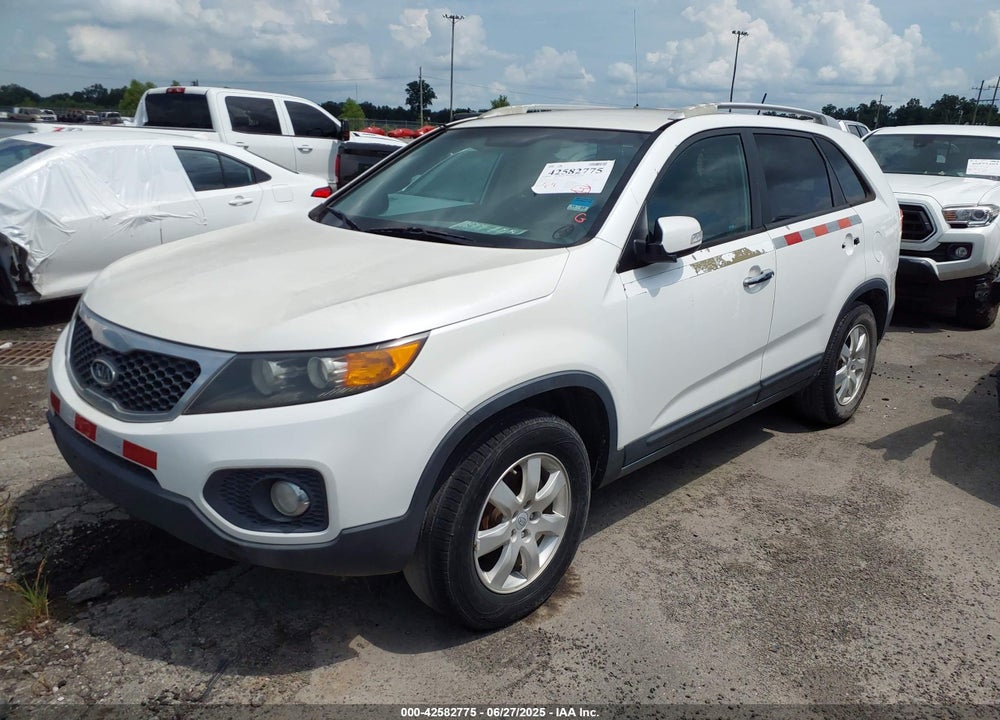 2011 KIA SORENTO VIN: 5XYKT3A11BG091592