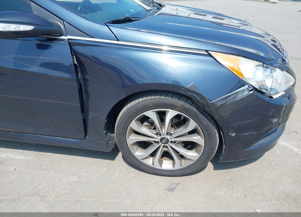2014 HYUNDAI SONATA VIN: 5NPEC4AB2EH847777