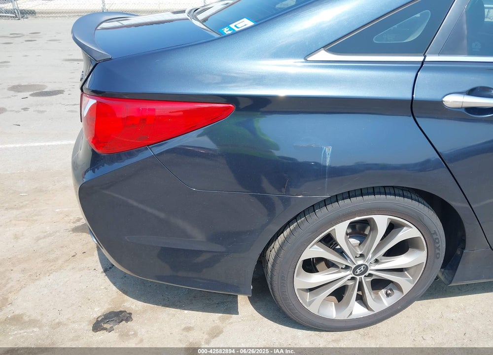 2014 HYUNDAI SONATA VIN: 5NPEC4AB2EH847777