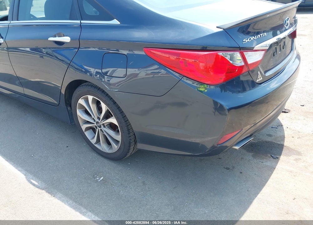 2014 HYUNDAI SONATA VIN: 5NPEC4AB2EH847777