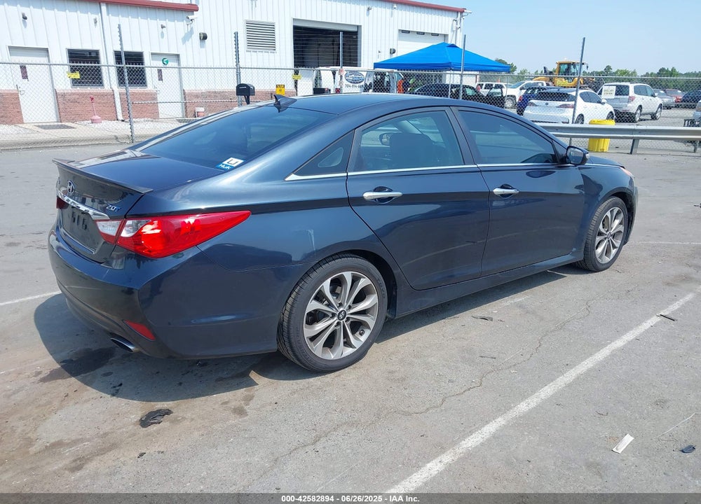 2014 HYUNDAI SONATA VIN: 5NPEC4AB2EH847777