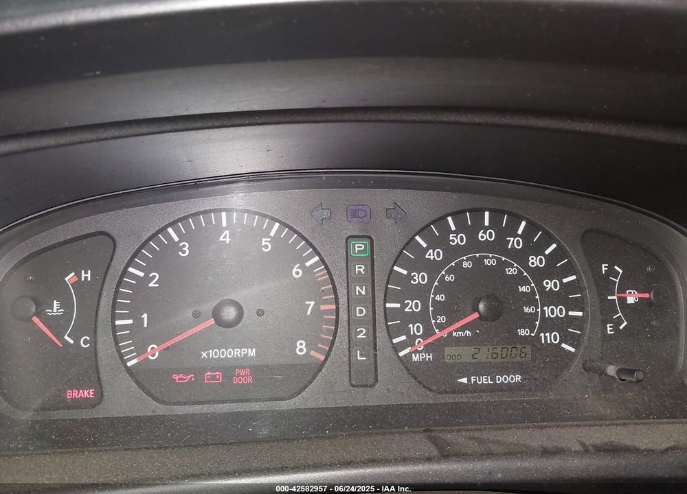 2000 TOYOTA SIENNA LE VIN: 4T3ZF13C8YU304489