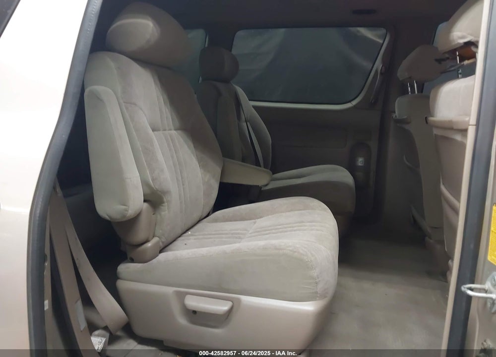 2000 TOYOTA SIENNA LE VIN: 4T3ZF13C8YU304489
