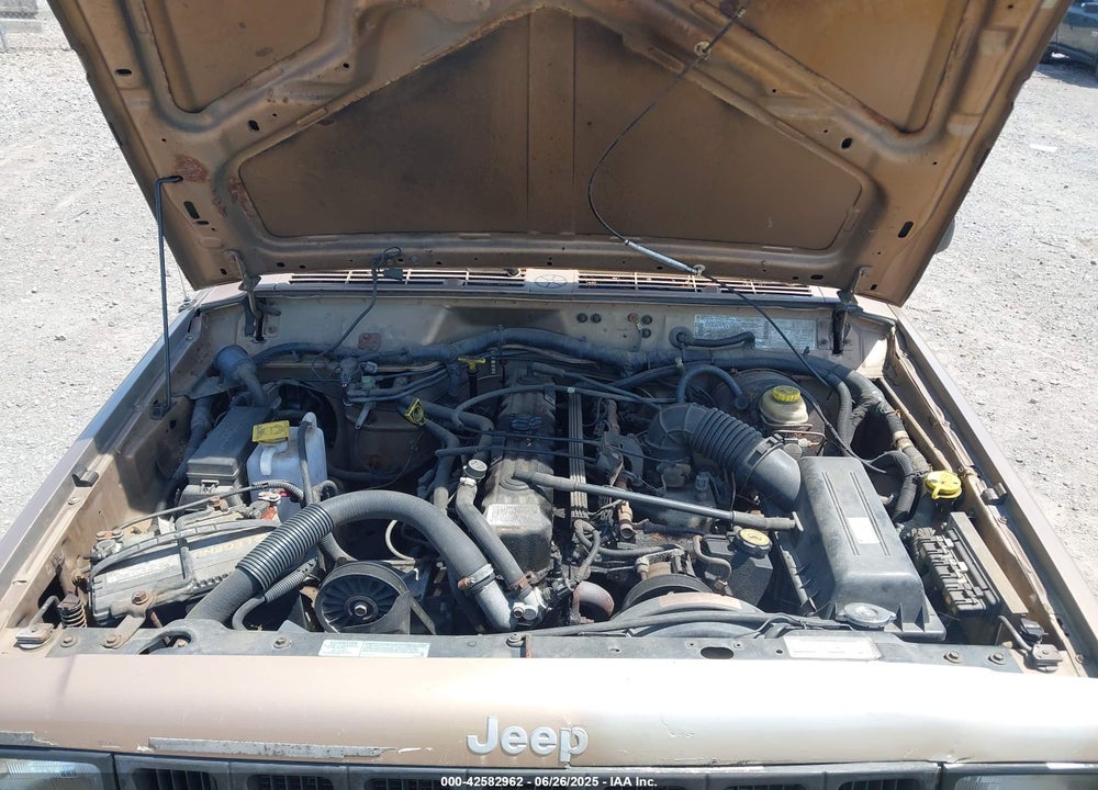 1999 JEEP CHEROKEE CLASSIC/SPORT VIN: 1J4FF68S8XL638596