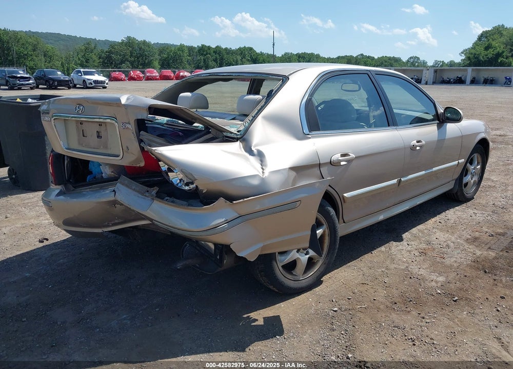 2005 HYUNDAI SONATA GLS/LX VIN: KMHWF35HX5A209543