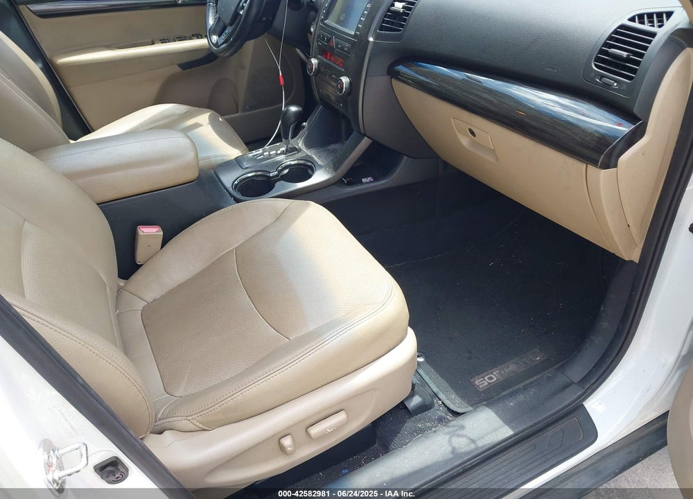 2013 KIA SORENTO VIN: 5XYKU4A67DG408471