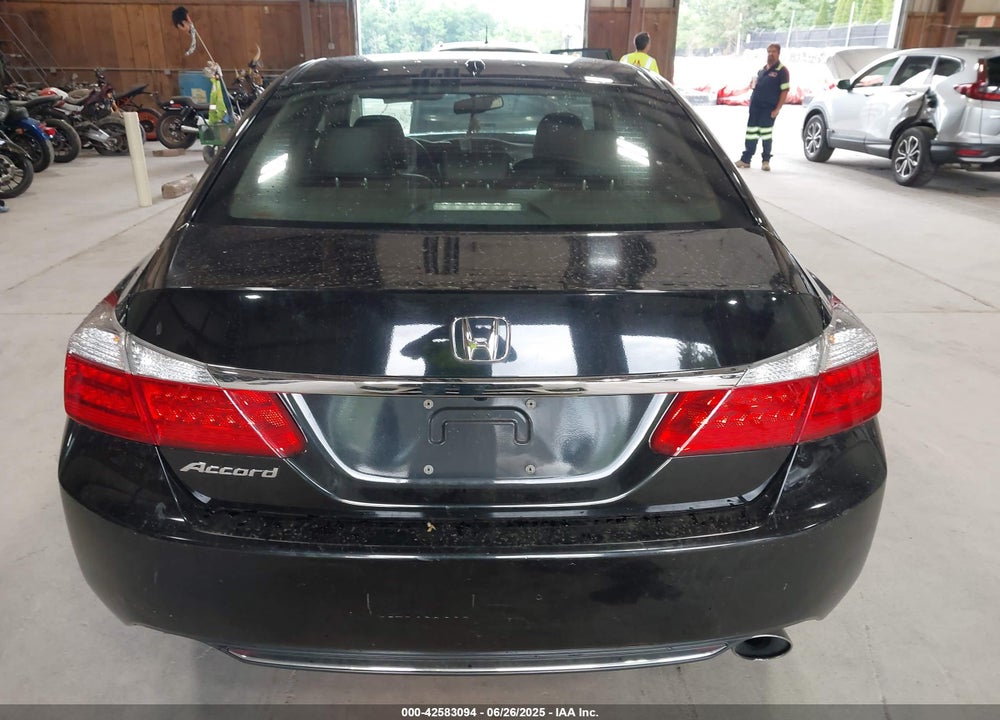 2013 HONDA ACCORD VIN: 1HGCR2F85DA037753