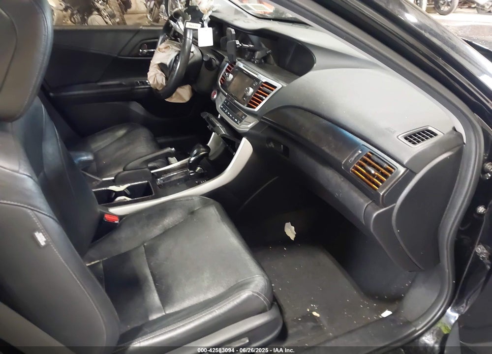 2013 HONDA ACCORD VIN: 1HGCR2F85DA037753