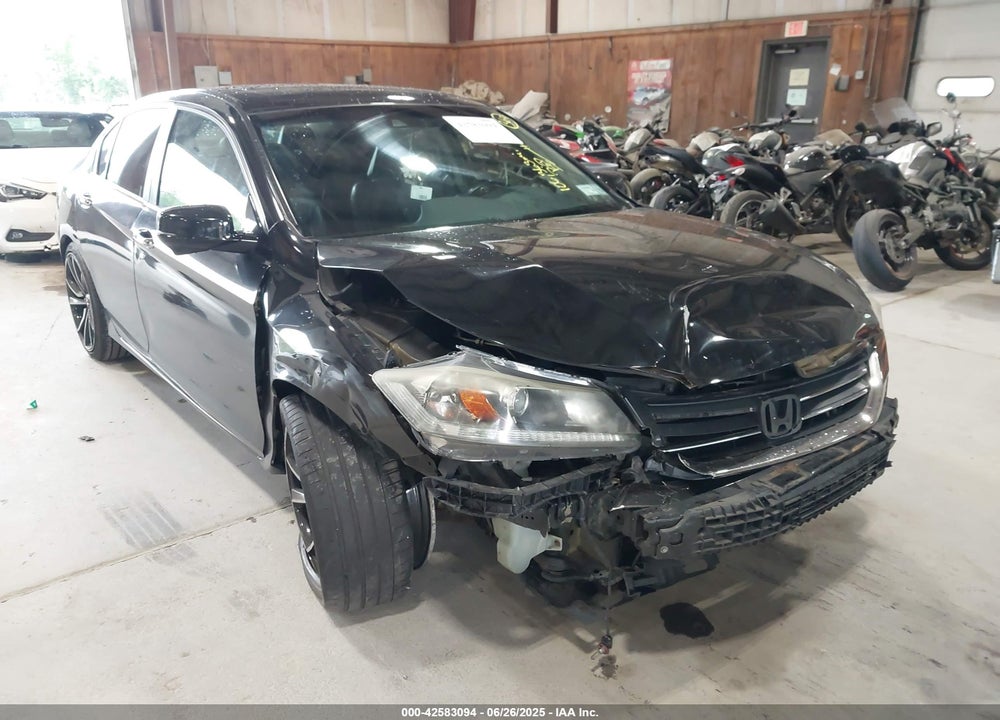 2013 HONDA ACCORD VIN: 1HGCR2F85DA037753