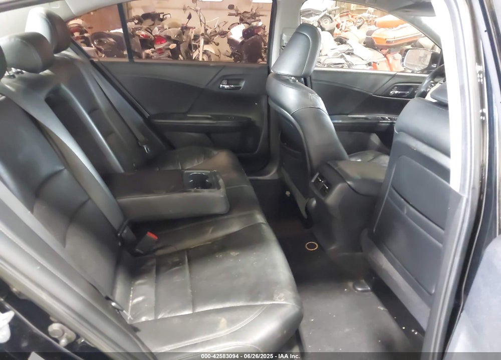 2013 HONDA ACCORD VIN: 1HGCR2F85DA037753