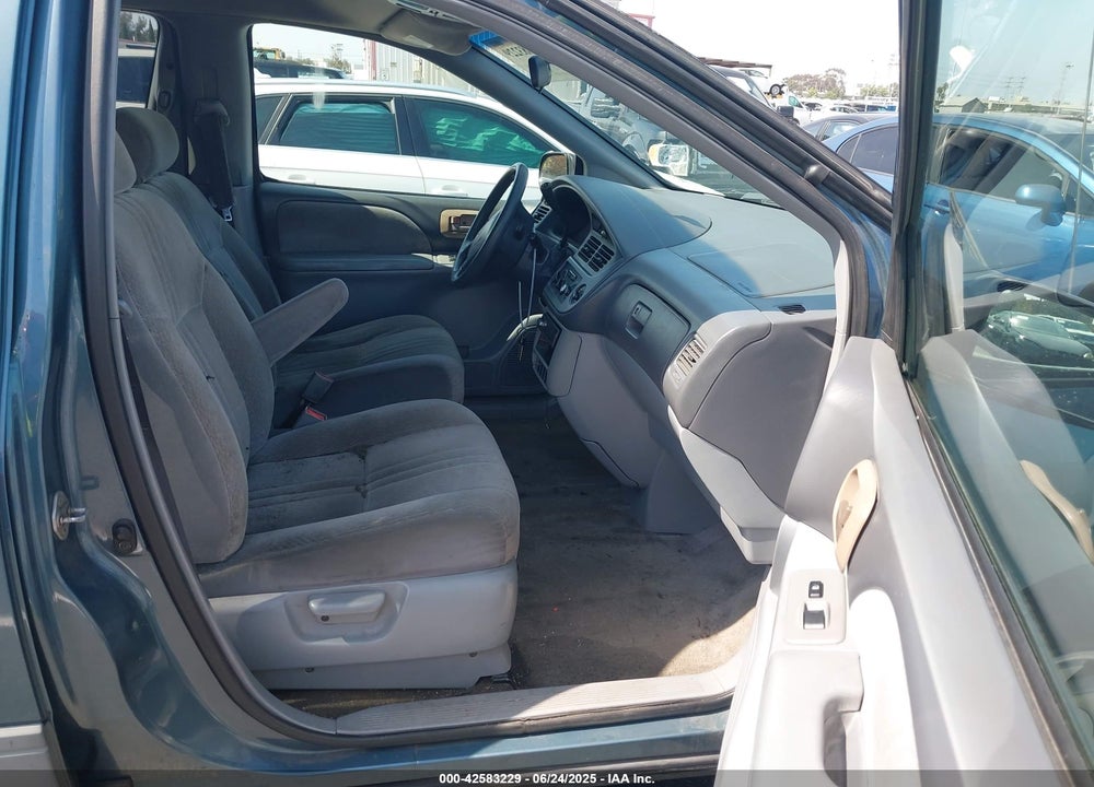 2002 TOYOTA SIENNA CE VIN: 4T3ZF19C62U443955