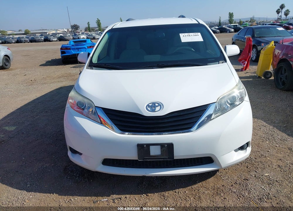2014 TOYOTA SIENNA LE V6 8 PASSENGER VIN: 5TDKK3DC7ES430671