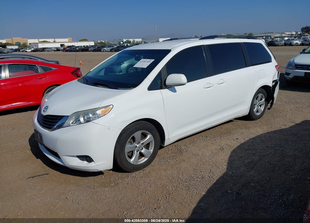 2014 TOYOTA SIENNA LE V6 8 PASSENGER VIN: 5TDKK3DC7ES430671