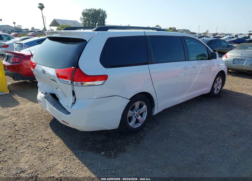 2014 TOYOTA SIENNA LE V6 8 PASSENGER VIN: 5TDKK3DC7ES430671