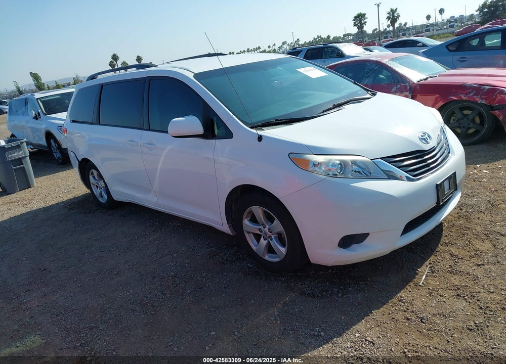 2014 TOYOTA SIENNA LE V6 8 PASSENGER VIN: 5TDKK3DC7ES430671