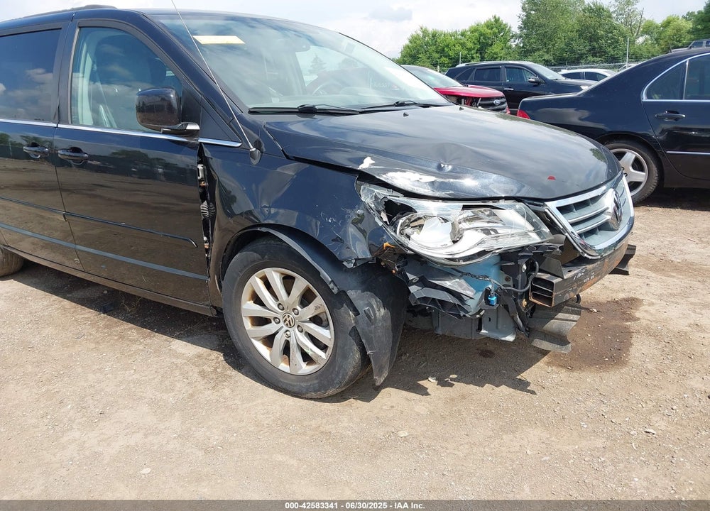 2012 VOLKSWAGEN ROUTAN VIN: 2C4RVABG9CR194210