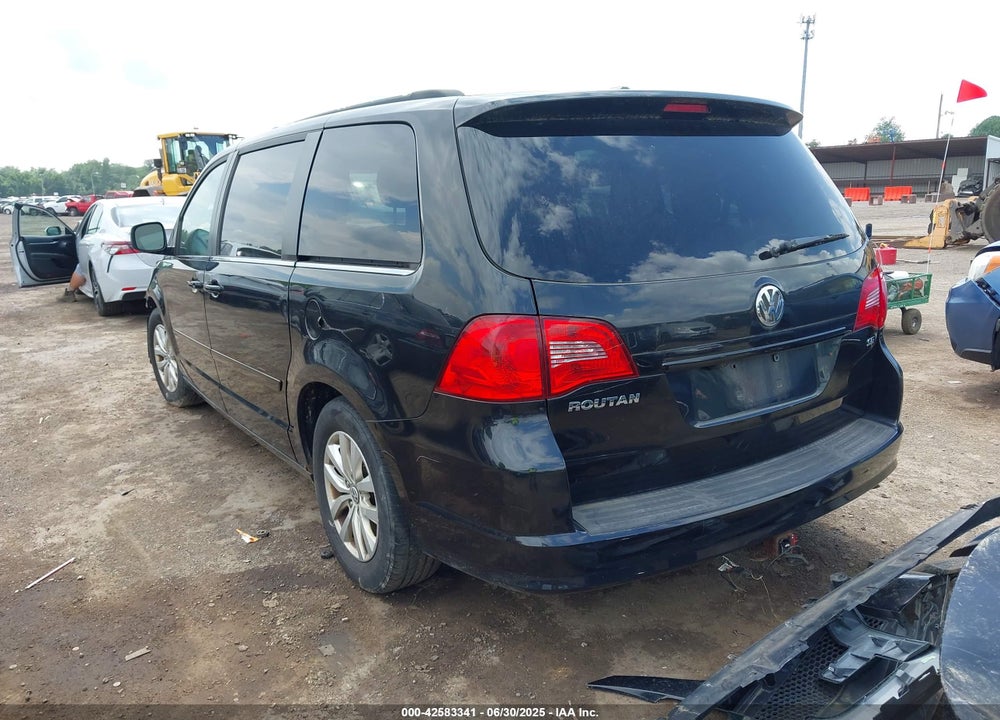 2012 VOLKSWAGEN ROUTAN VIN: 2C4RVABG9CR194210