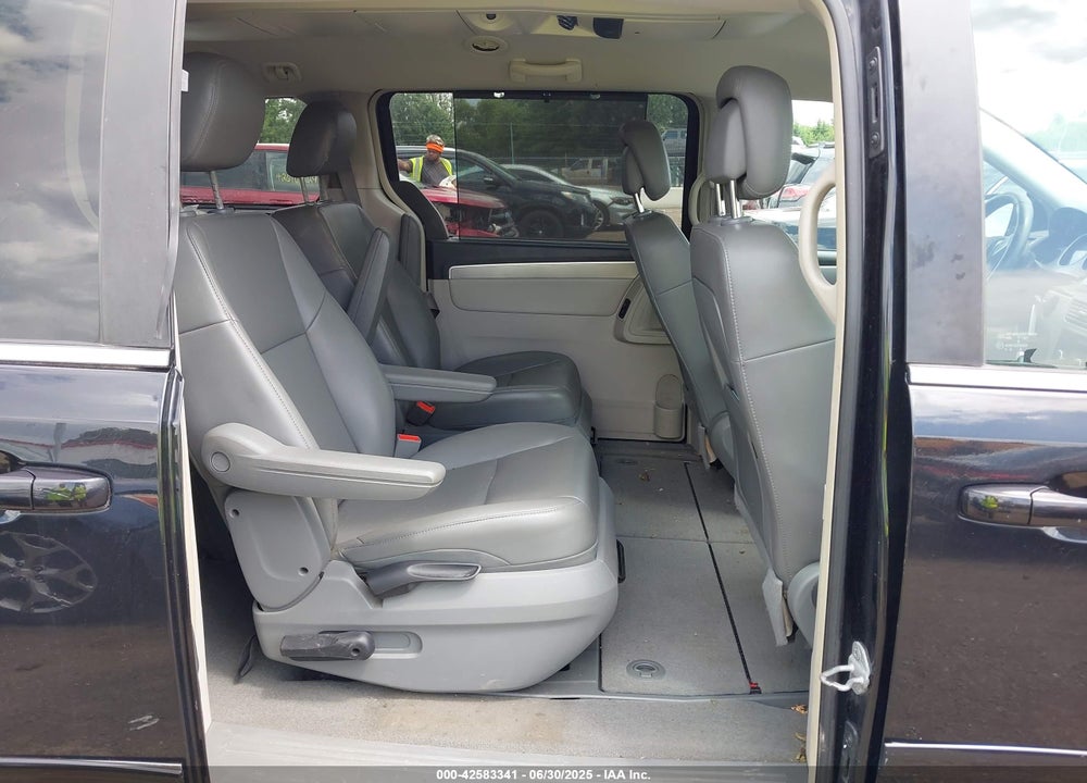 2012 VOLKSWAGEN ROUTAN VIN: 2C4RVABG9CR194210