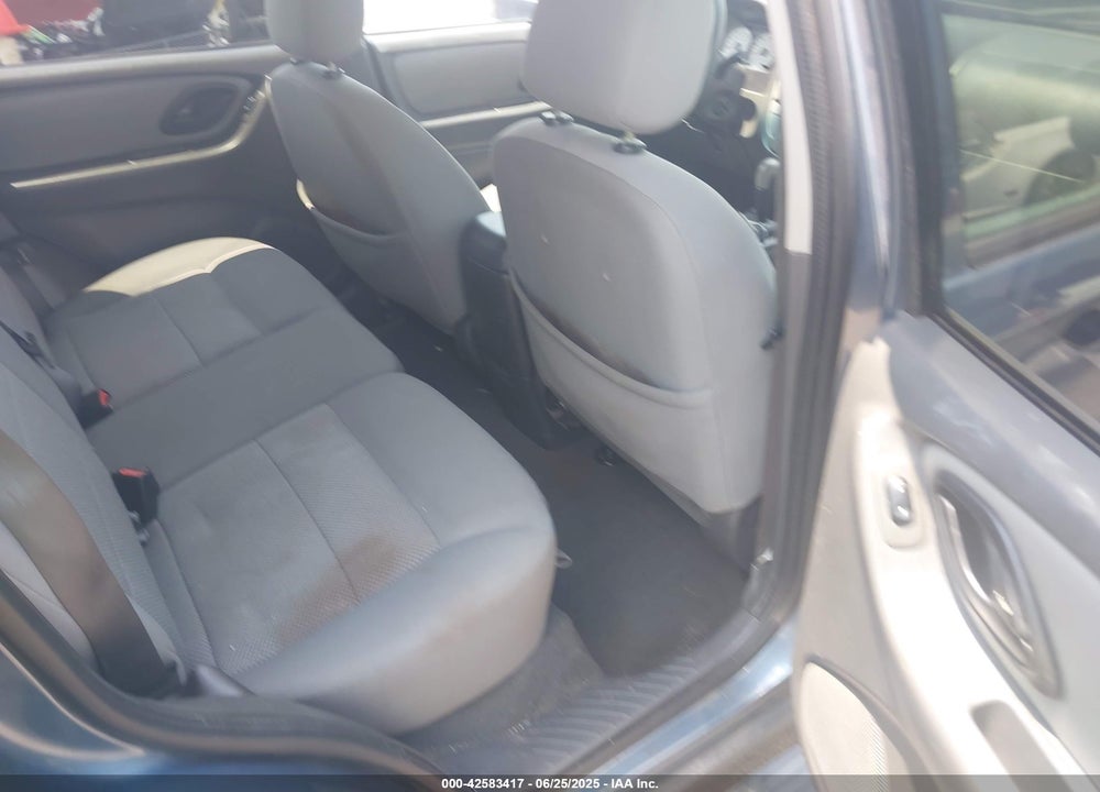 2006 FORD ESCAPE VIN: 1FMCU93156KB10612