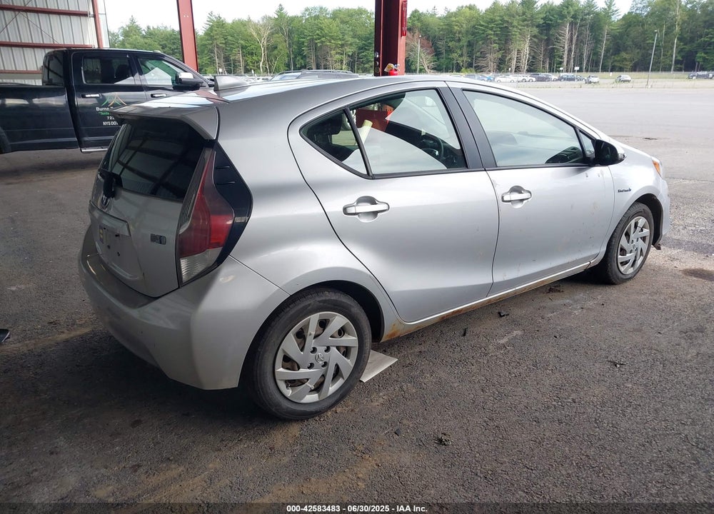 2015 TOYOTA PRIUS C VIN: JTDKDTB30F1580908
