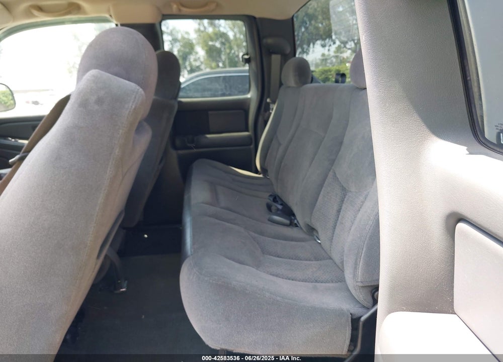 2005 CHEVROLET SILVERADO 1500 LS VIN: 2GCEC19T151198938