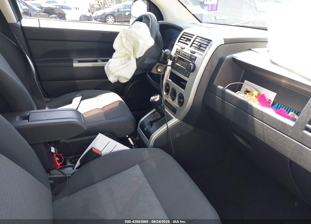 2008 JEEP COMPASS VIN: 1J8FT47W48D608913