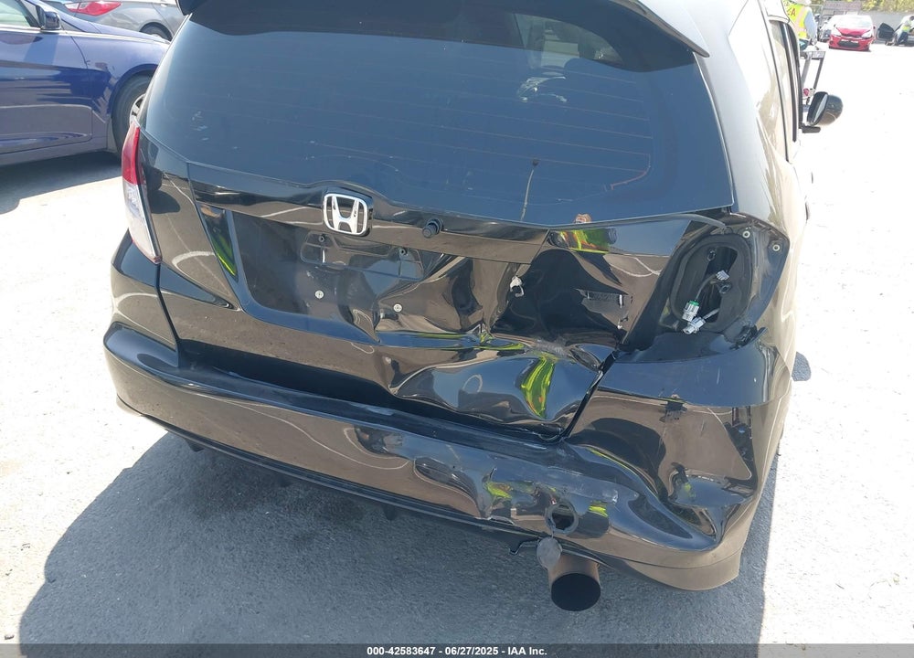 2012 HONDA FIT VIN: JHMGE8H57CC031522