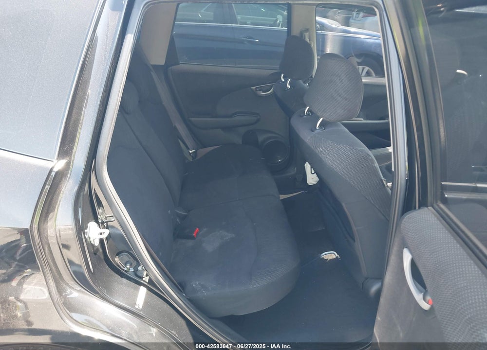2012 HONDA FIT VIN: JHMGE8H57CC031522