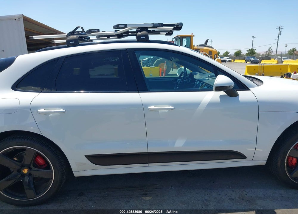 2018 PORSCHE MACAN VIN: WP1AG2A5XJLB63453