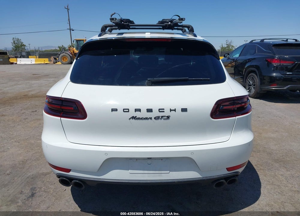 2018 PORSCHE MACAN VIN: WP1AG2A5XJLB63453