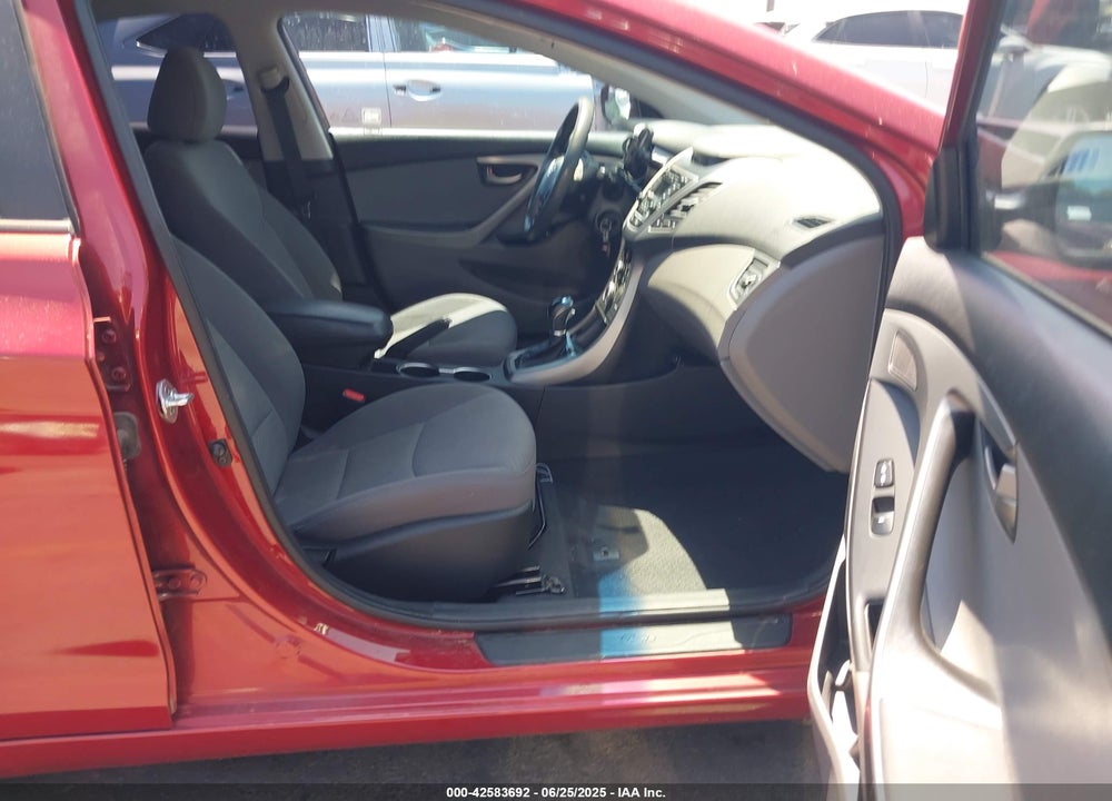 2015 HYUNDAI ELANTRA SE VIN: 5NPDH4AE9FH584695