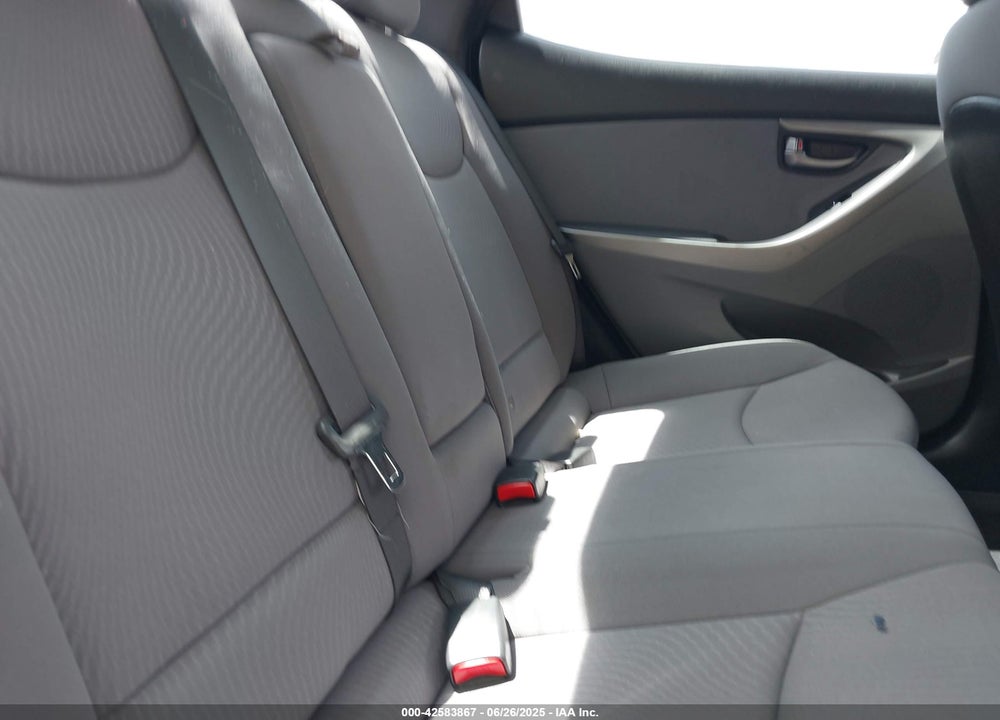 2015 HYUNDAI ELANTRA VIN: KMHDH4AEXFU302968