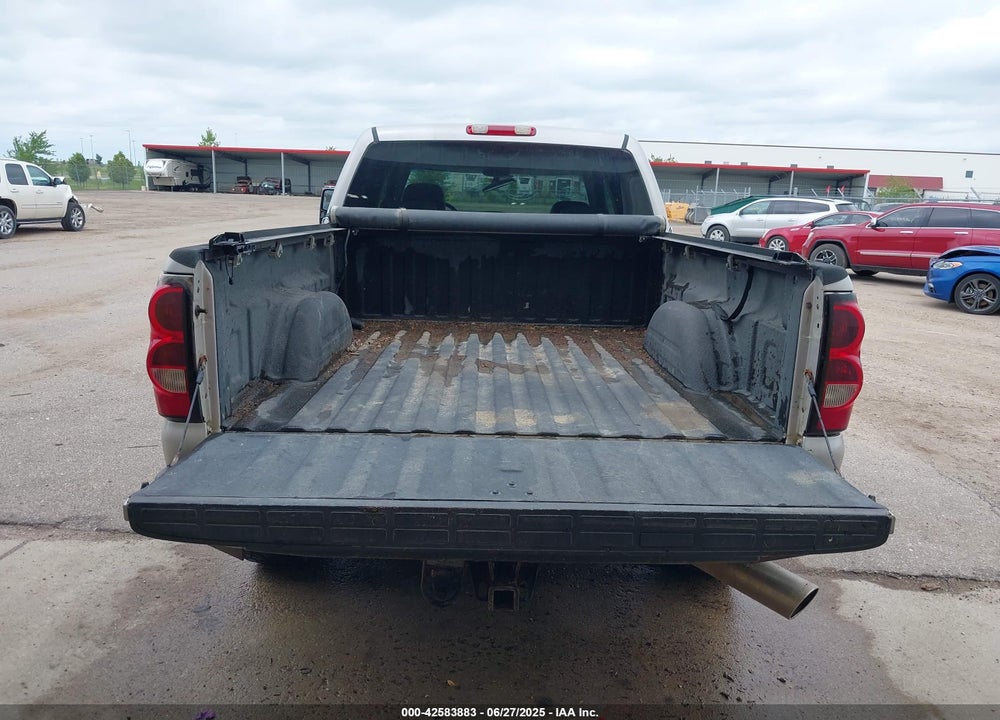 2004 CHEVROLET SILVERADO 2500 LT VIN: 1GCGK23U04F192123