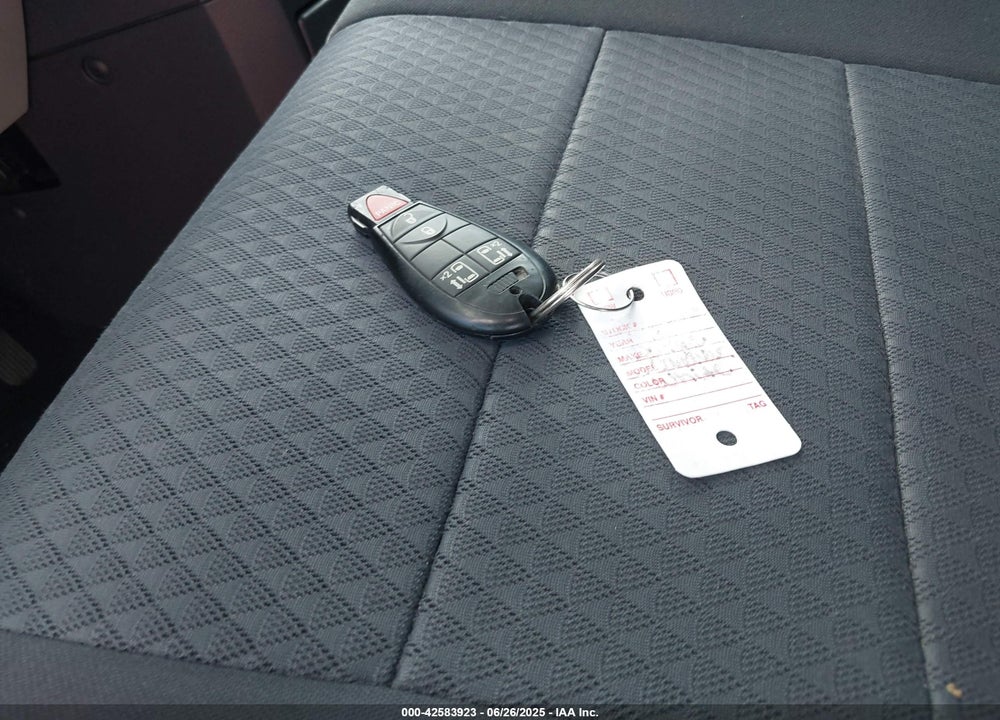 2010 DODGE GRAND CARAVAN SXT VIN: 2D4RN5D10AR111568